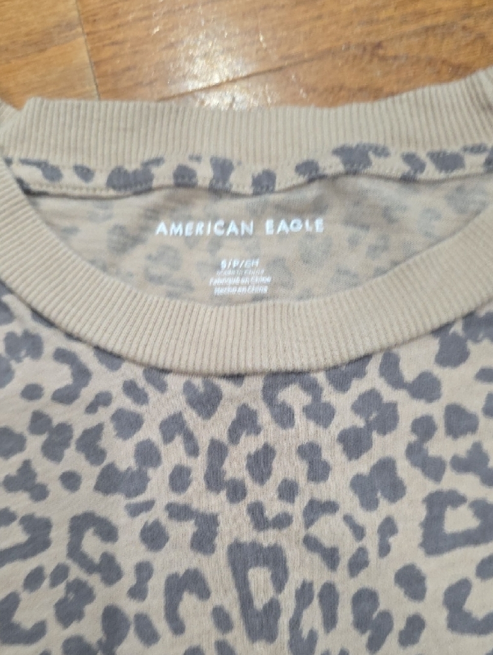 American Eagle Leopard Print Crewneck - Picture 3 of 4